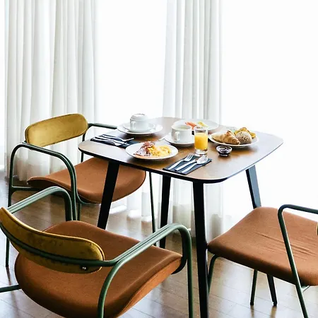 &tales - Όμπιδος