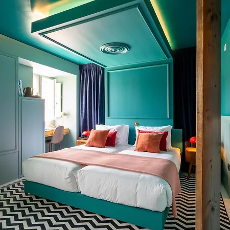 &tales - Όμπιδος